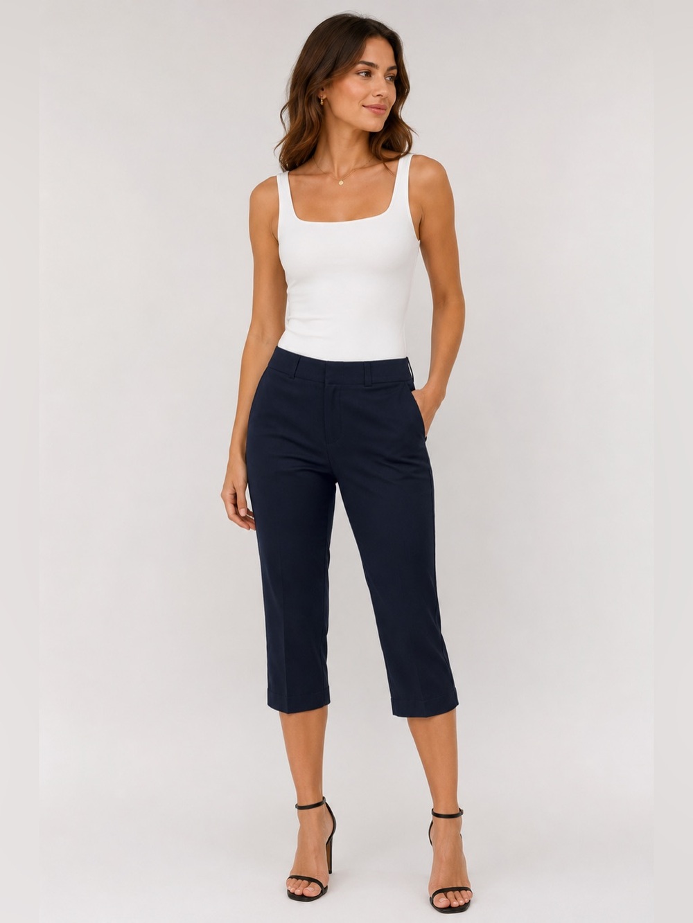 European designer Somi black crepe capri pant size 6